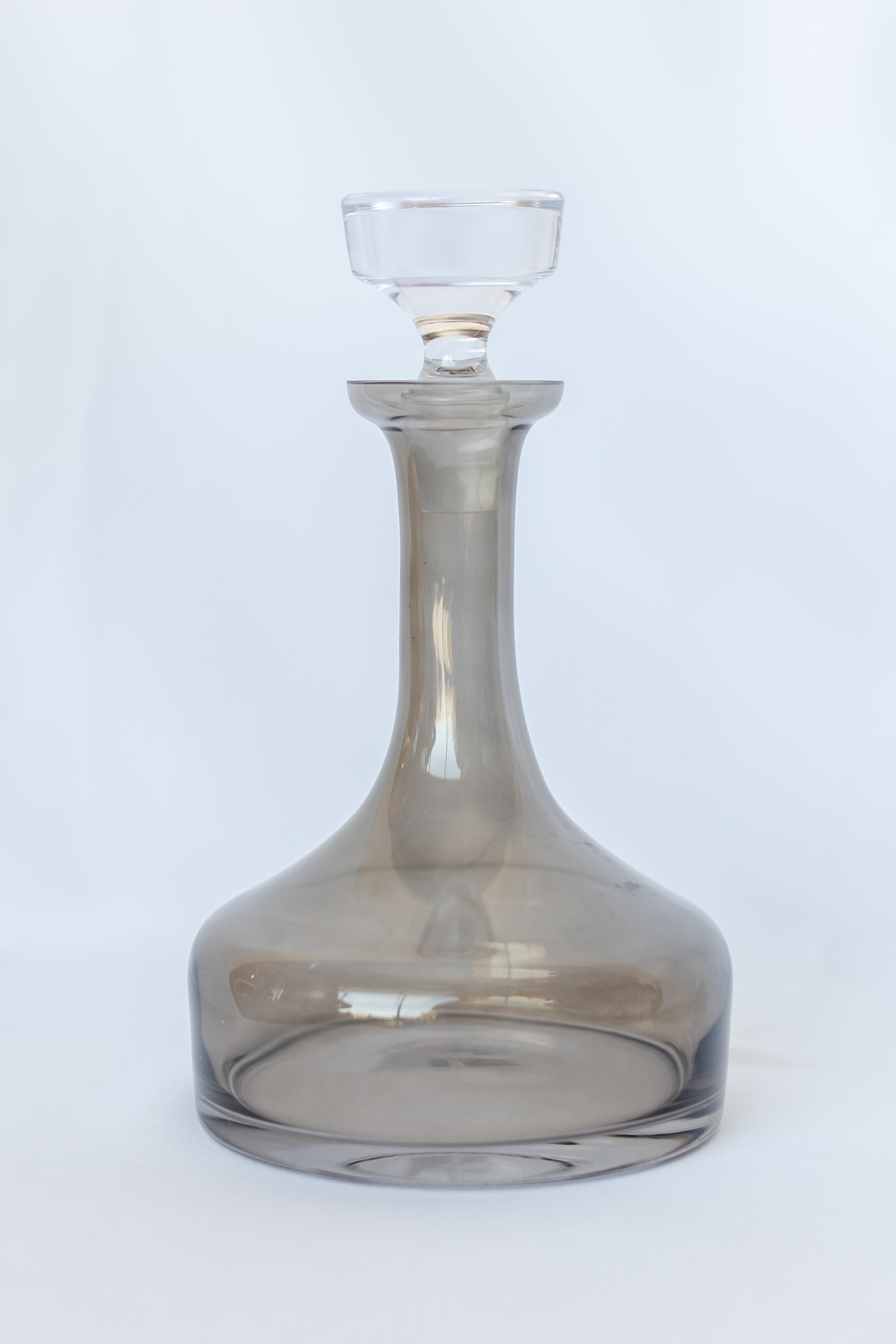 Sleek Minimalist Glass Decanter with Stopper